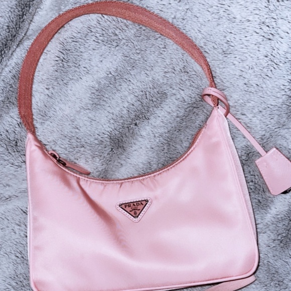 Prada re-edition 2000 Light Pink Shoulder Bag - Picture 1 of 3